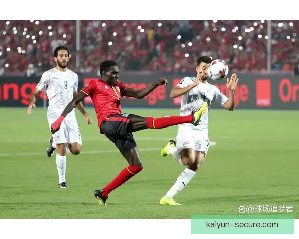 萨拉赫的防守智慧：拦截与抢断为球队胜利奠定基础，表现亮眼