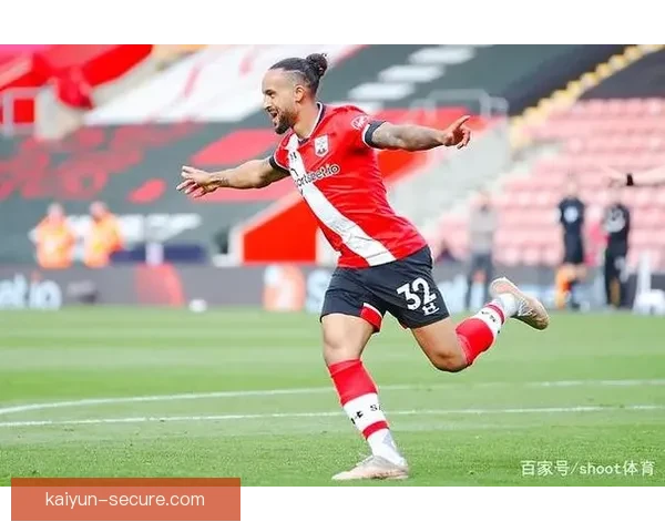 阿圭罗近期比赛表现稳健，状态回暖备受关注