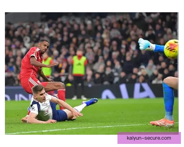 范海克本赛季防守表现稳健，助力利物浦保持争冠竞争力